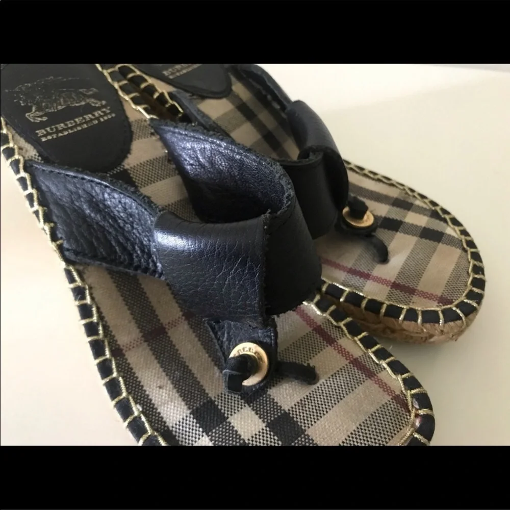 💯 Burberry wedges - Picture 2 of 5